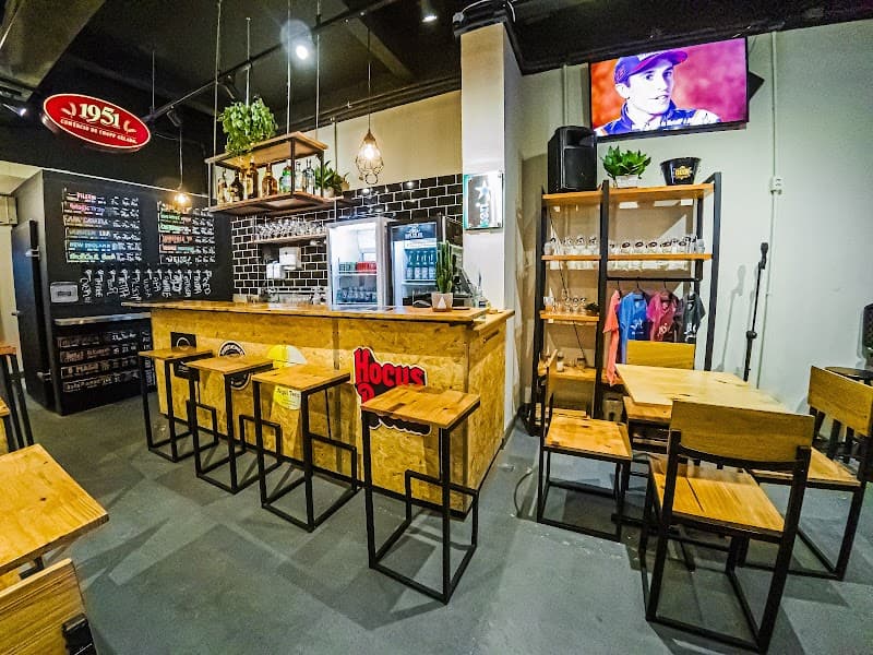 1951 Comércio de Chopp Gelado | Cerveja Artesanal | Petisco | Hambúrguer | Pizza | Transmissão de Jogo de Futebol | Tijuca RJ