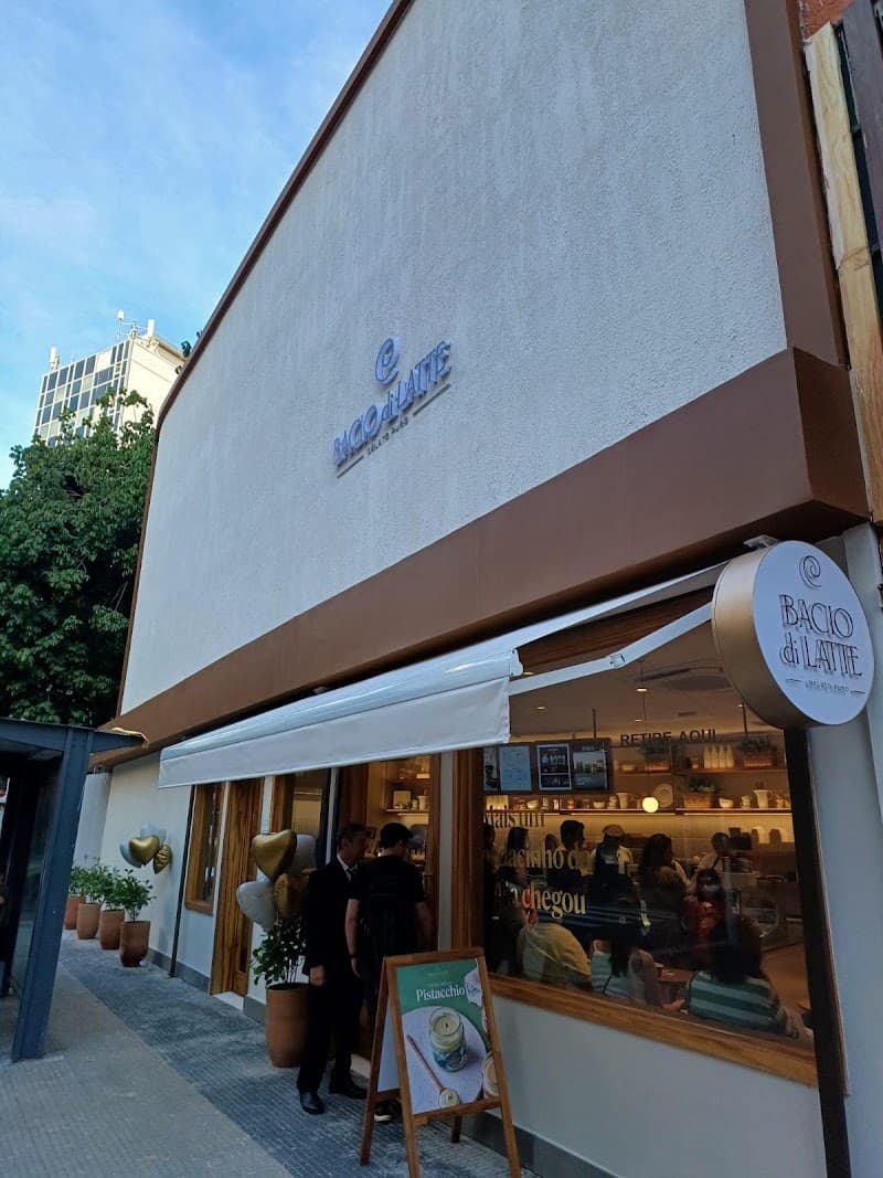 Bacio di Latte - Voluntários da Pátria