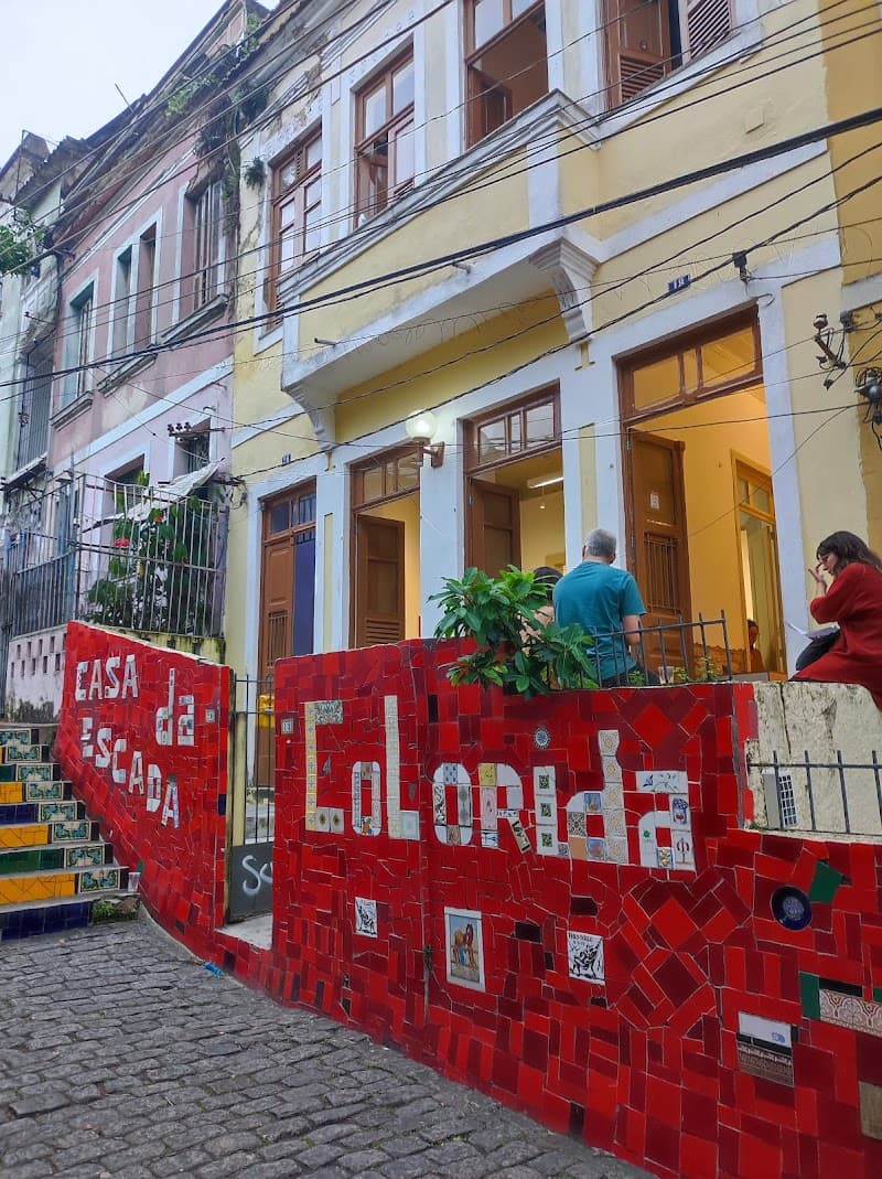 Casa da Escada Colorida