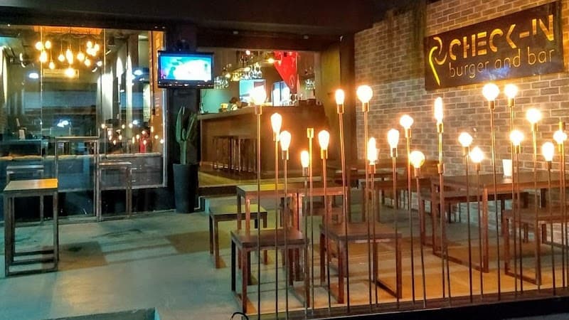 Check-in Burger and Bar
