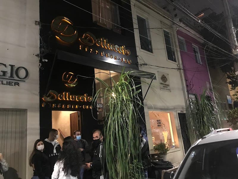 Delluccio Pizza Bar