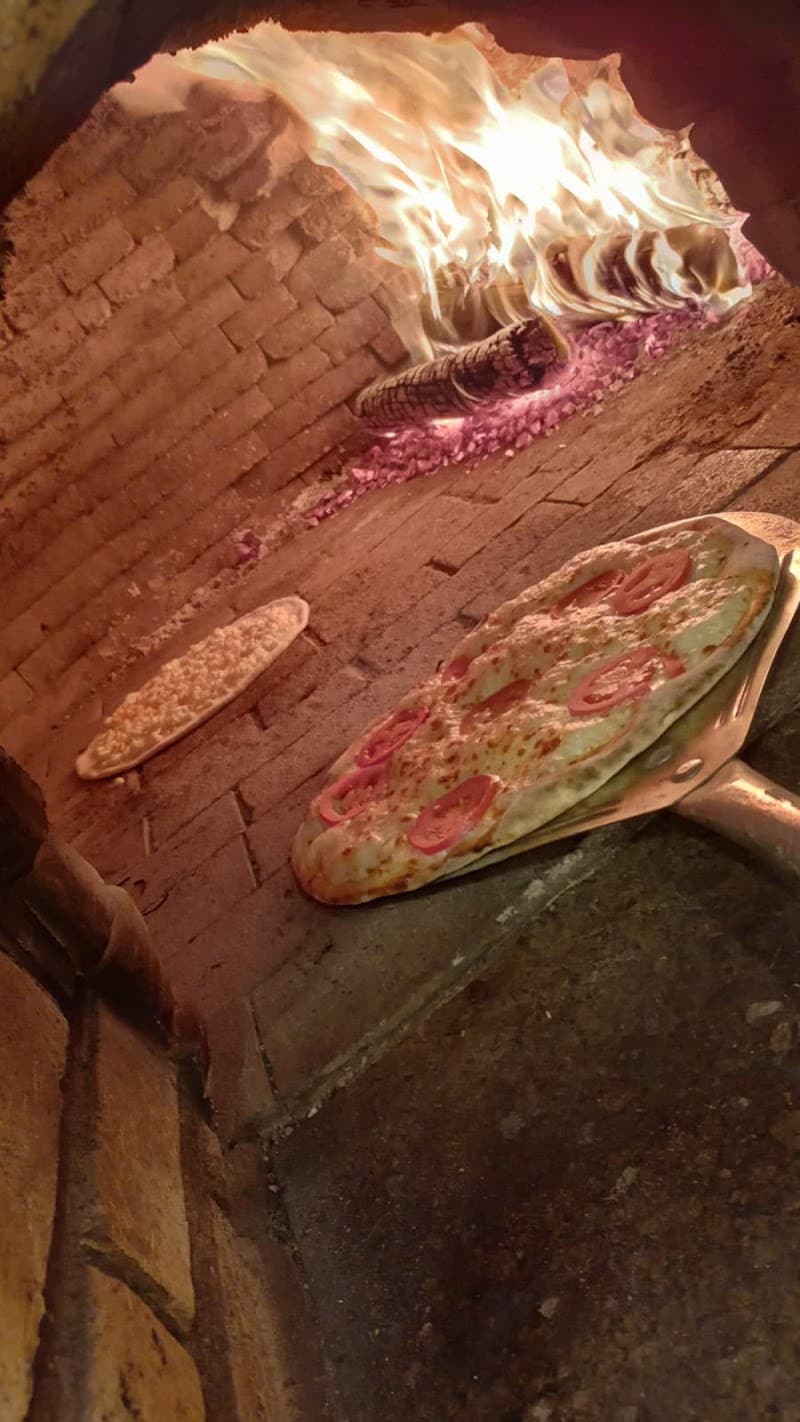 Di Formaggio Forno A Lenha