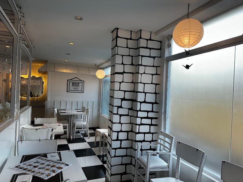 Hello Kitty and Friends 2d by Eat Asia