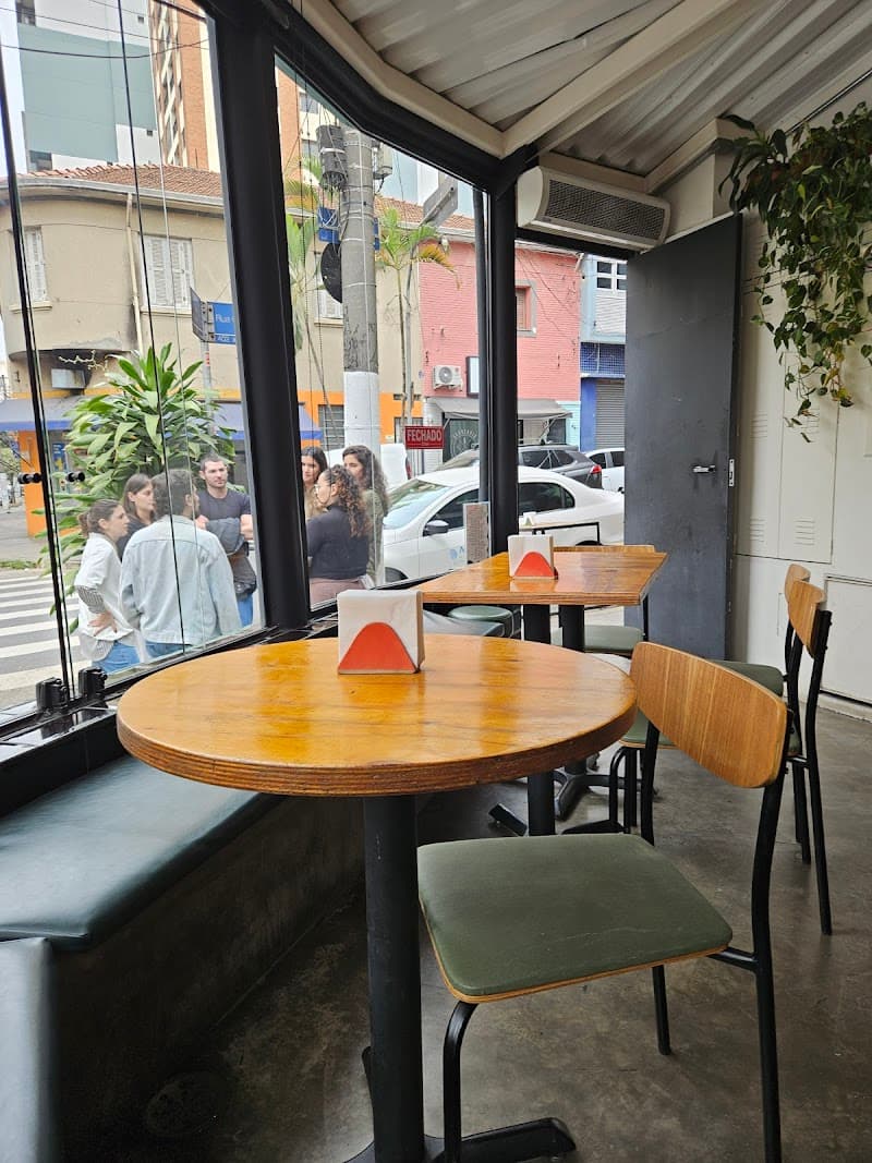 IXE - Sanduíches & Drinks