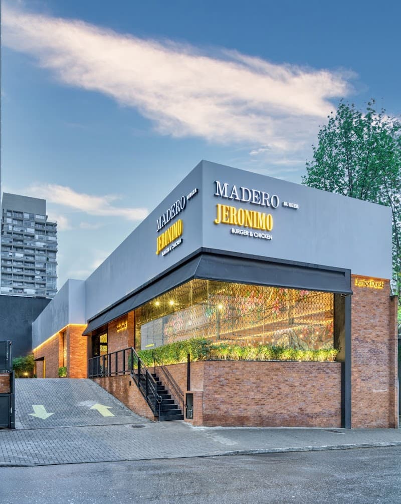 Madero & Jeronimo Burger Oscar Freire