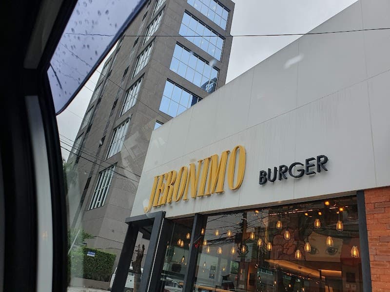 Madero & Jeronimo Burger Vila Olímpia