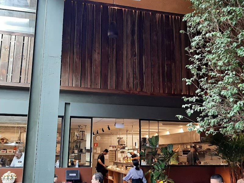 MOMA FERREIRA DE ARAÚJO- Modern Mamma Osteria