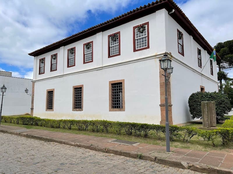 Museu de Armas Osíris Stenghel Guimarães
