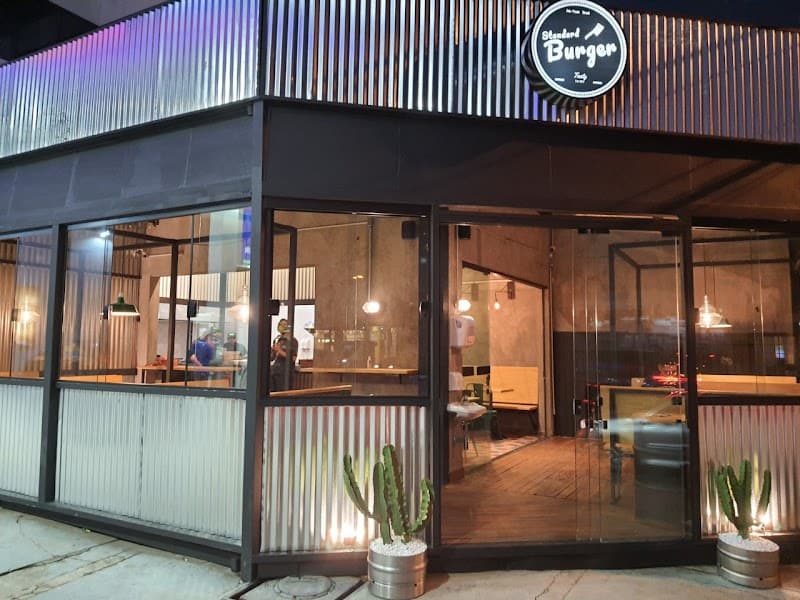 Standard Burger Paes de Barros