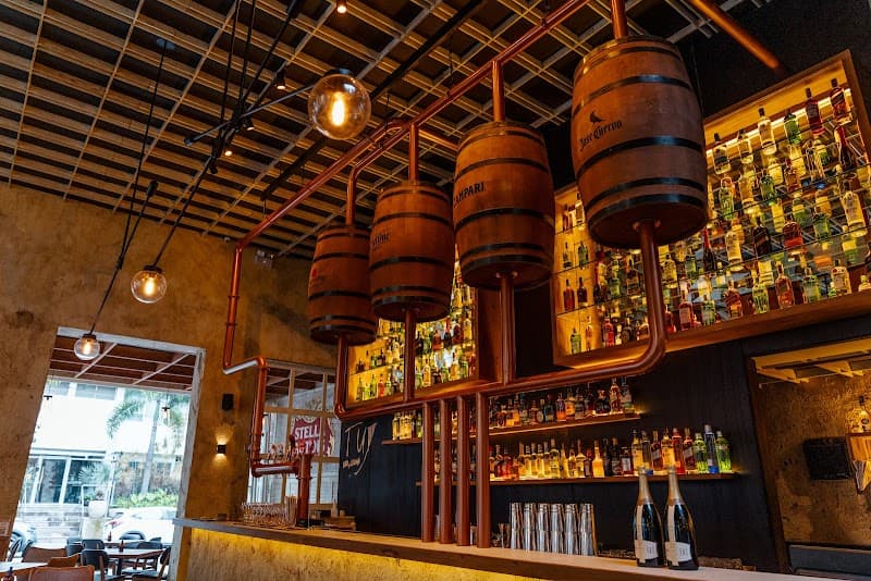 Tuy Bar, Cocina I Jardins